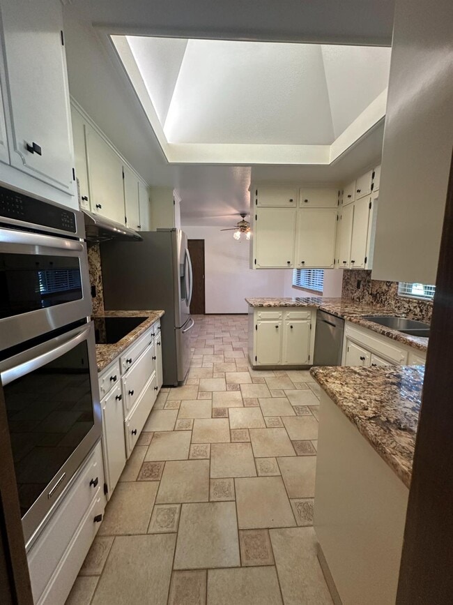 Photo - 6374 N 6th St