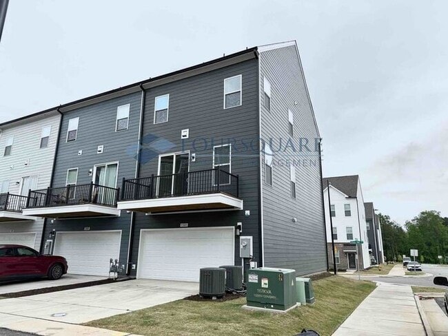 Photo - Bright End-Unit 3-Bed / 2.5-Bath Townhome with Flex Space, Gourmet Kitchen & 2-Car Garage – Walka...