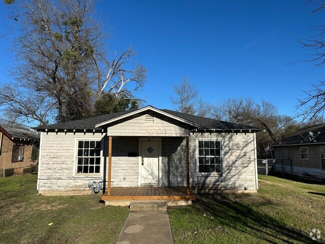 Building Photo - North Waco 2/1 Rental