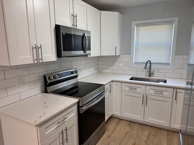 Building Photo - 1848 Bright View Dr