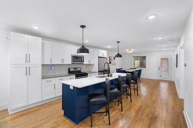 Photo - 1846 Rogers Ave SW