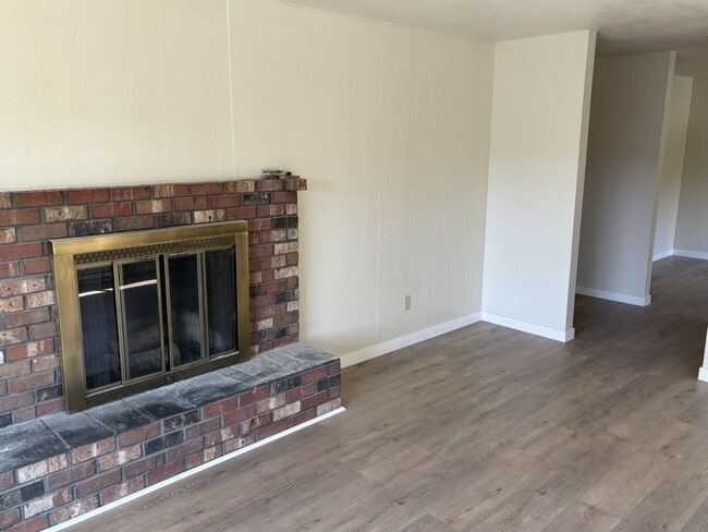 Building Photo - 1188 NE Lincoln St Rental