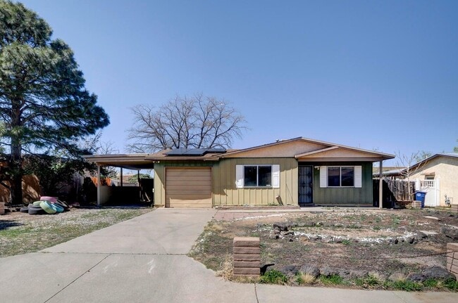 Building Photo - 517 Ida Pl NE