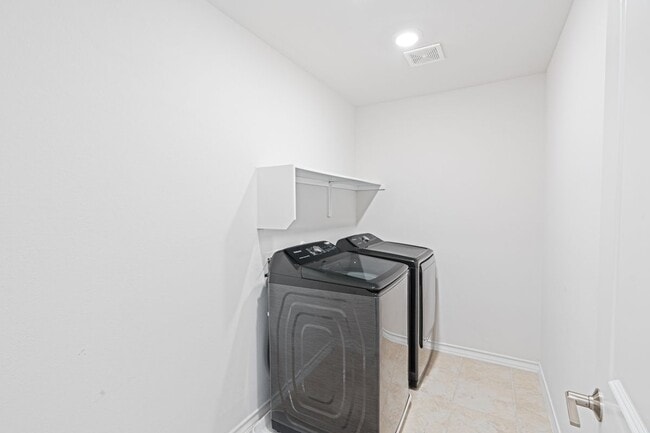 Photo - 316 Breccia Trl