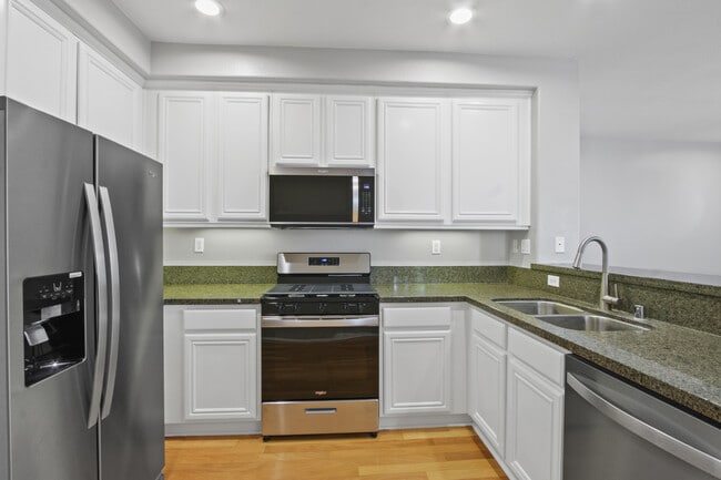 Photo - 7708 Hess Pl