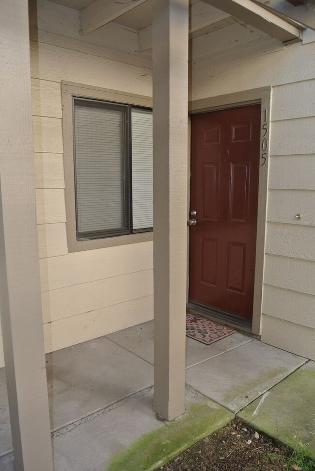 Downstairs 2 Bedroom, 1 Bathroom Hercules ... - Downstairs 2 Bedroom, 1 Bathroom Hercules ... Rental