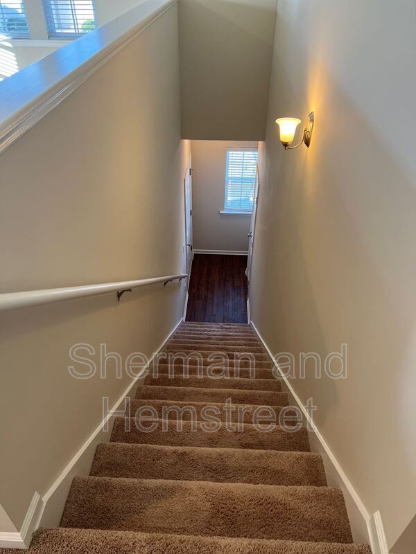 Photo - 608 Joiner Cir