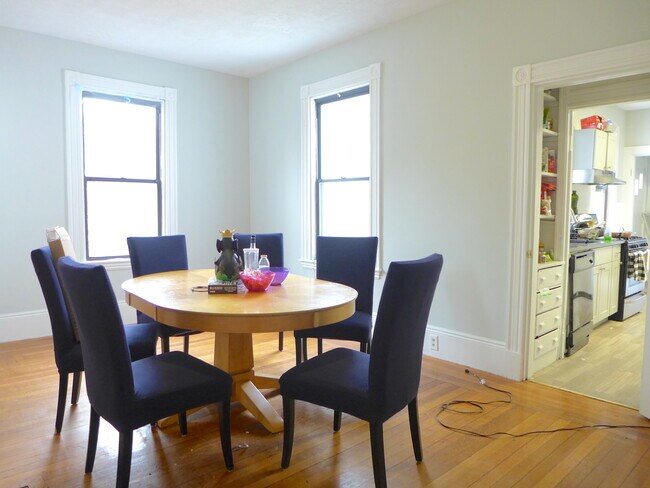 Photo - 35 Saunders St