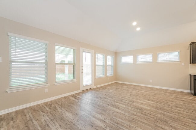5908 Bianca Dr