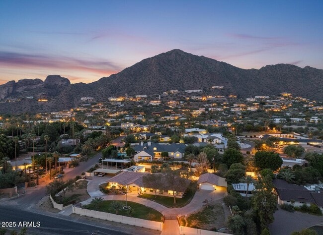 Building Photo - 5310 E Camelback Rd