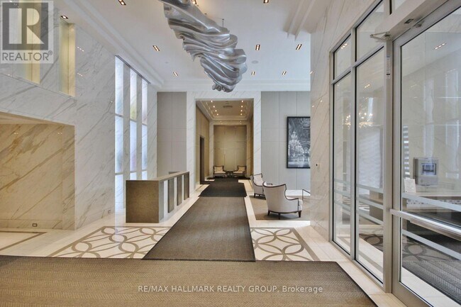 Photo - 111 Champagne Ave S Unité 1711