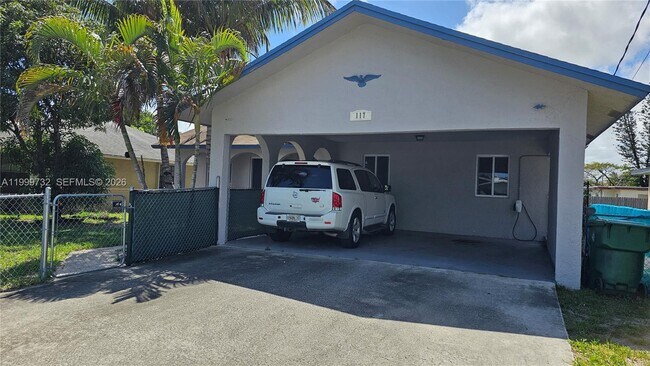 Photo - 117 NW 11th Ave