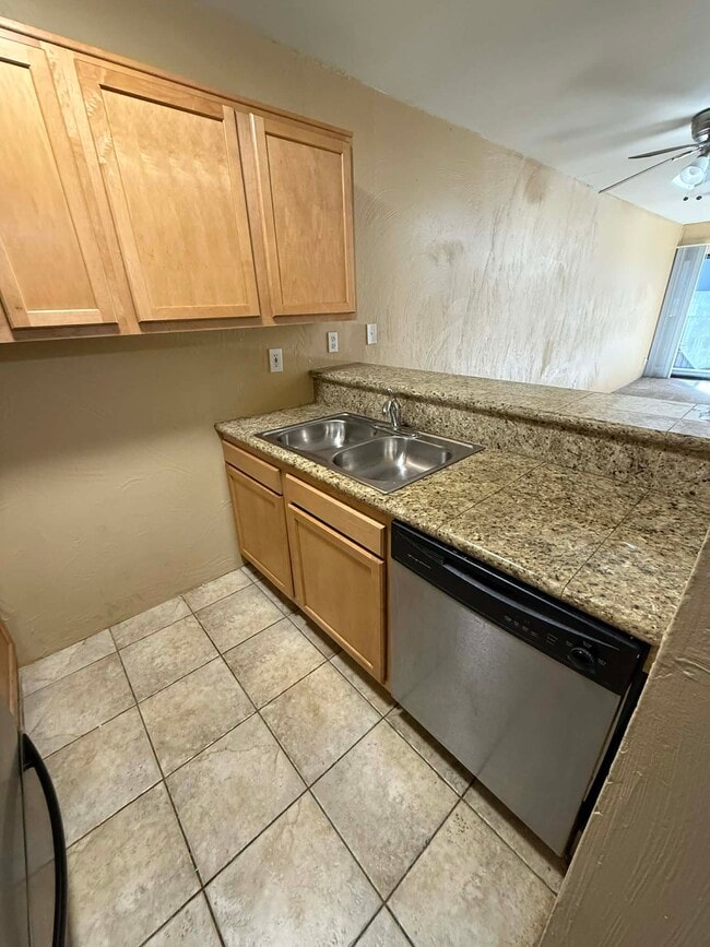 Photo - 931 N Euclid Ave