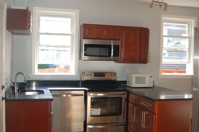 Photo - 330 Western Ave Unidad 3