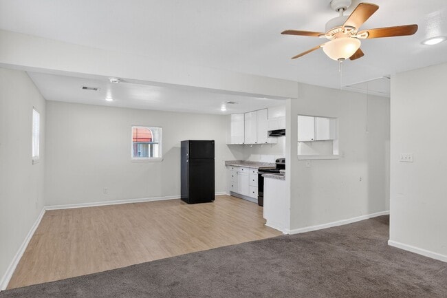 Photo - 1548 W 5th St