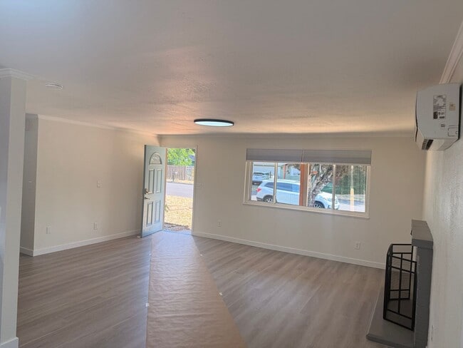 Photo - Comfortable Vancouver Living Near Parks, Recreation & Everyday Conveniences