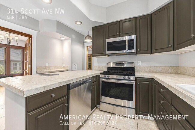 Photo - 314 Scott Ave NW