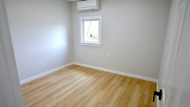 Photo - 1 Intervale Ave Unit G