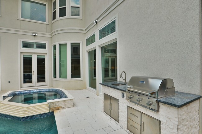 Building Photo - 4626 Braeburn Dr