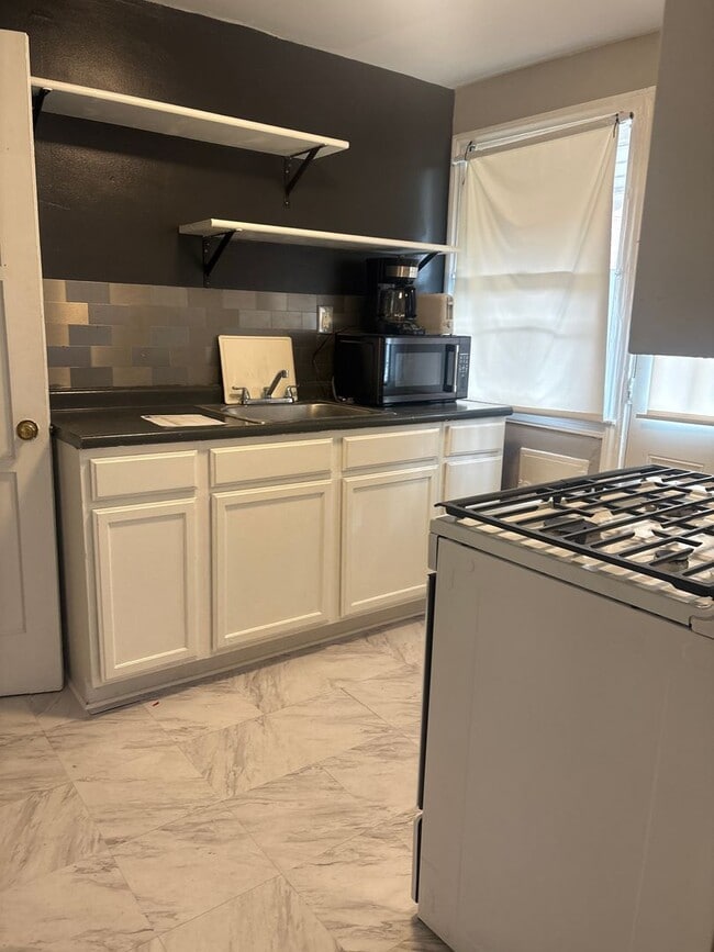 Photo - Okalona4070 Unit 2