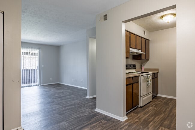 1BR, 1BA - 736SF - The Lodge Apartments