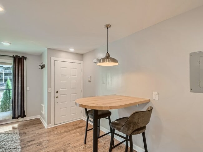 Built in eating area - 2100 Ridge Dr Unit 21