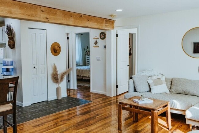 Building Photo - 70 Carroll Ave Unit 405 Rental