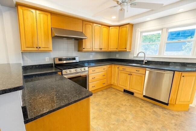 Photo - 133 Brattle St