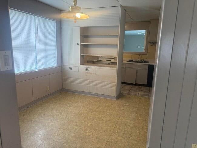 Photo - 2309 Aster St