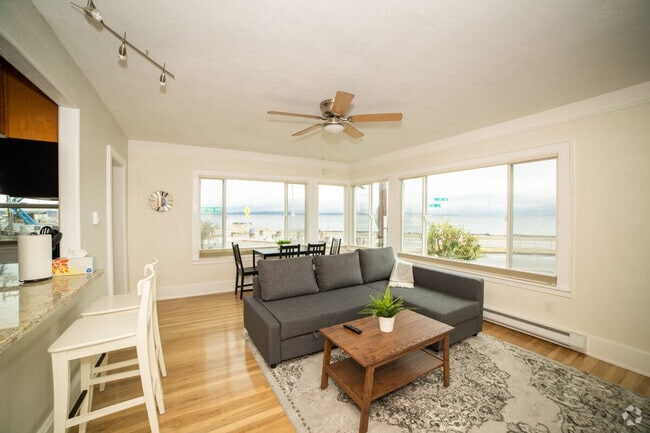 Building Photo - 2430 Alki Ave SW Rental