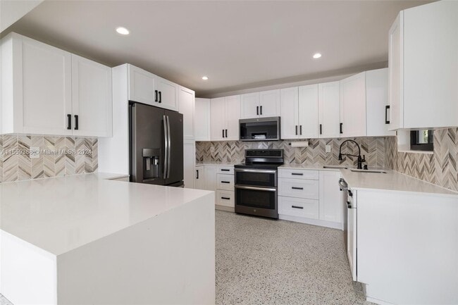 Photo - 2539 SW 20th St