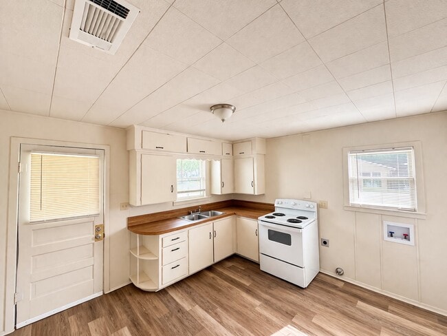 Photo - 413 Bolliger Blvd