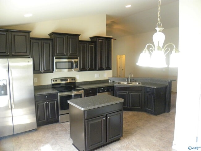 Photo - 202 Ashbrook Cir