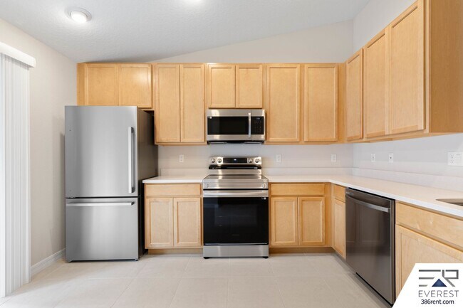 Photo - FULLY FENCED, LIKE- NEW 3/2/1 TOWNHOUSE ON A CUL DE SAC IN BEAUTIFUL SEMINOLE WOODS