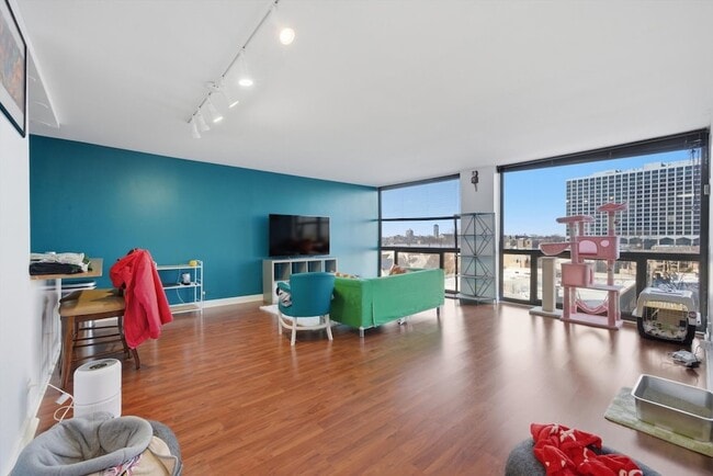 Photo - 4343 N Clarendon Ave Unit 613