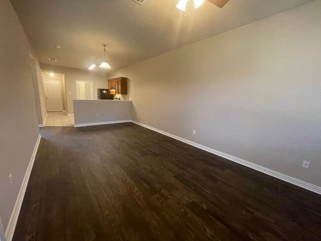 Building Photo - 3124-3126 Cherry Ln Unit 3124