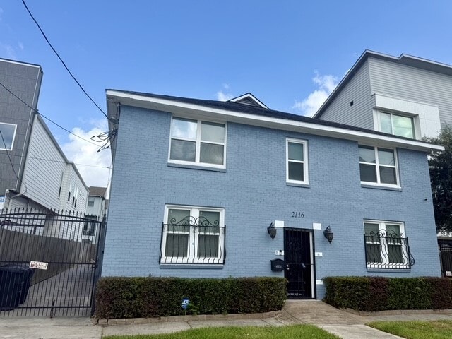 Photo - 2116 Live Oak St