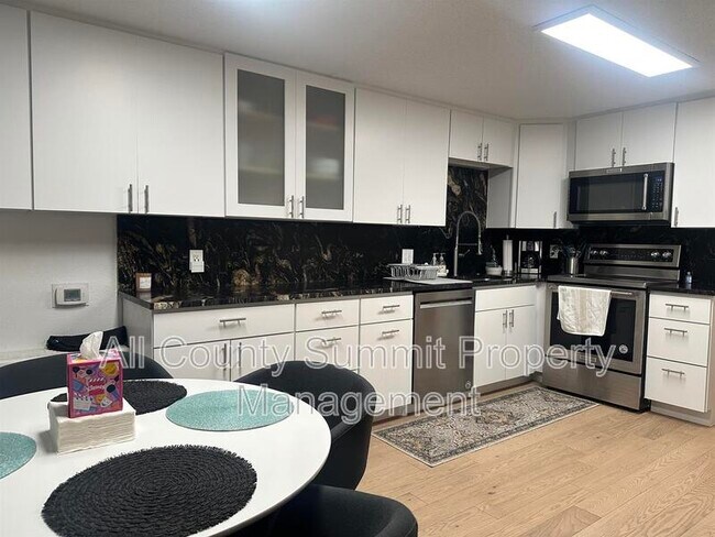 Photo - 1155 Ash St. Unidad 1207