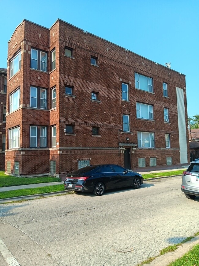 Photo - 6927 S Prairie Ave