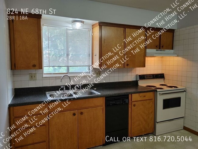 Photo - 824 NE 68th St