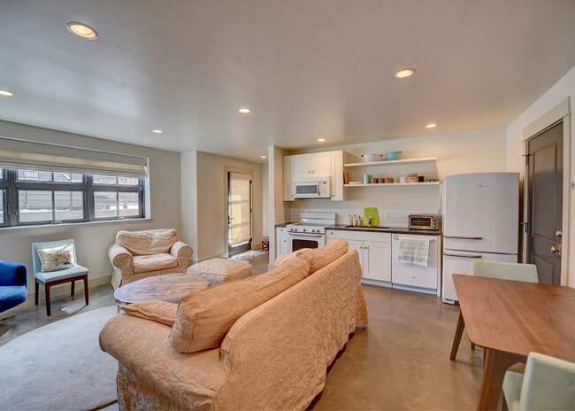 Photo - 201 N Black Ave