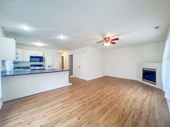Building Photo - 34 Fox Hill Dr Rental
