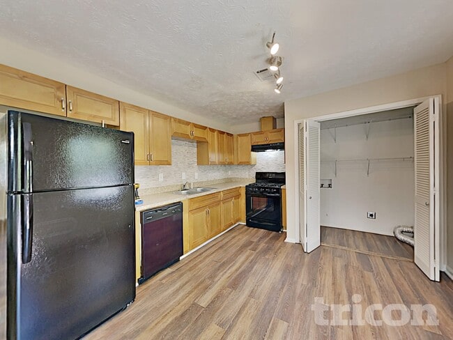 3638 Mansfield Ln