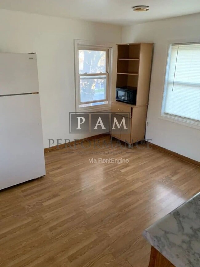 Photo - 1208 59th St