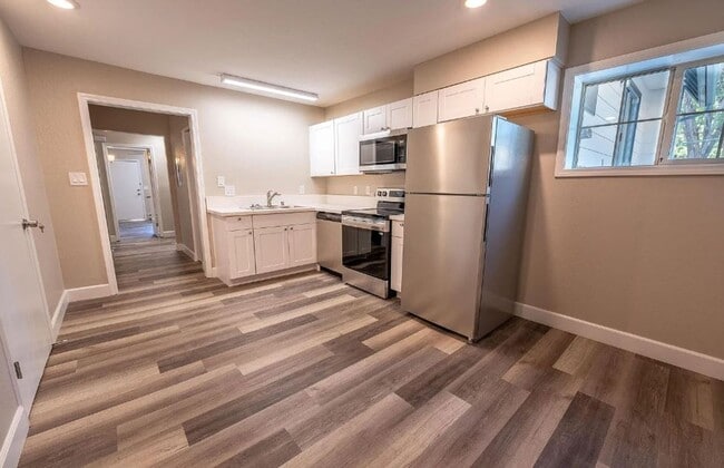 Photo - 1449 Hillside Dr Apartment Unit B