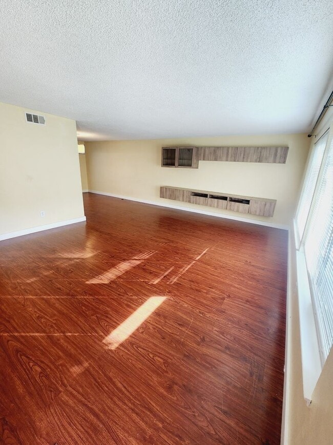 Photo - Specious Carmichael Townhome- Available 02/01