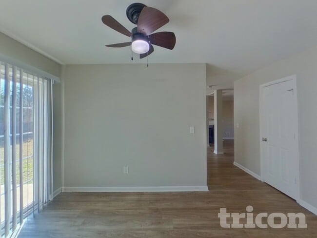 Photo - 747 Markham Cir