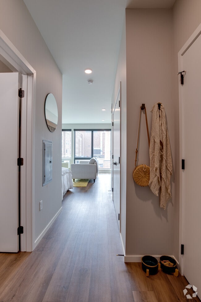 Studio, 1BA - 396SF