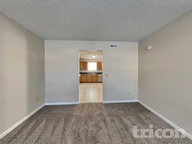 Photo - 614 Eastpointe Dr