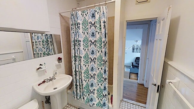 Photo - Somerville- 2.5 BR Apartment - 9/1/26 - NO FEE